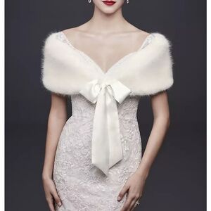 David's Bridal Ivory Faux Fur Wrap